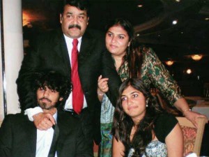 18-1355830400-mohanlal-family2