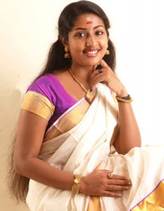 mallu-movie-actress-navya-nair-hot-stills-pictures-photos-10