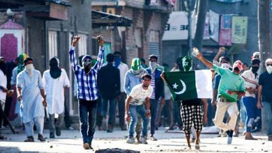 kashmir-stone-pelting