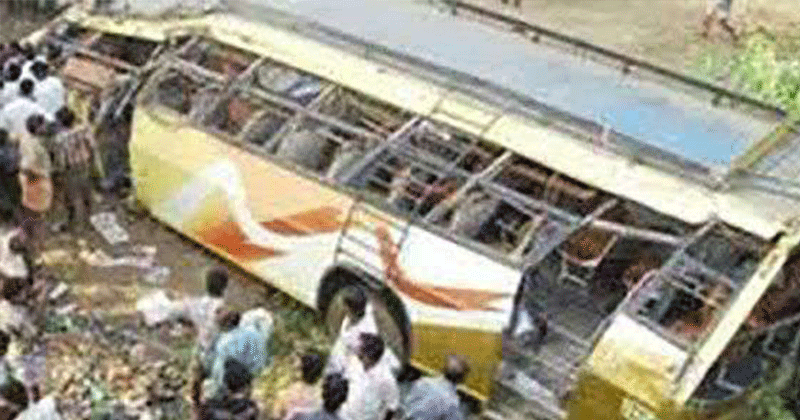 bus accident ten people died