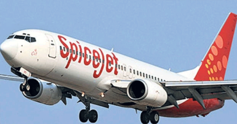 spice jet employees protest against body chkeckup