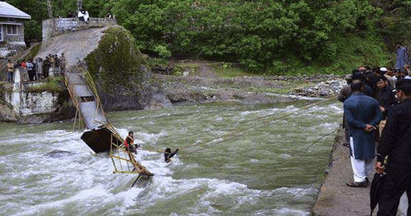 wood bridge collapse