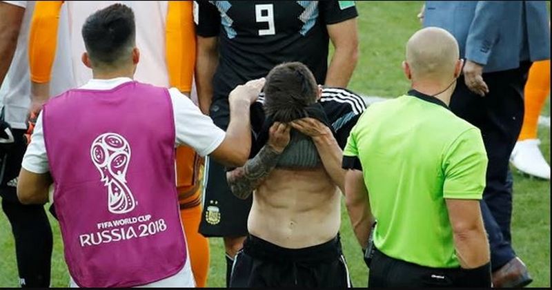 MESSI CRYING