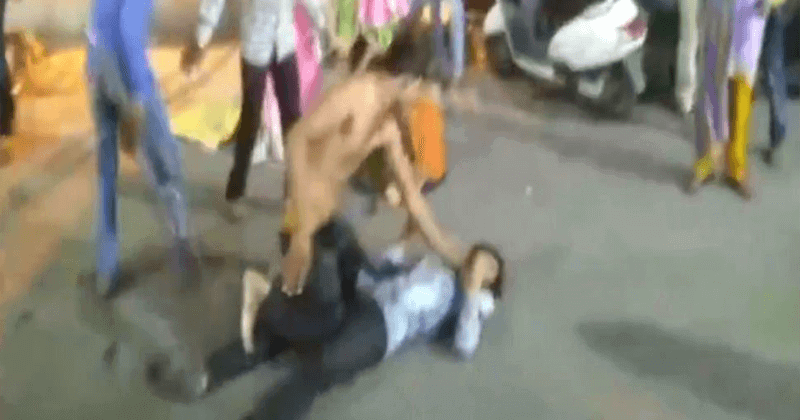 video VIRAL, Flower vendors assault each other