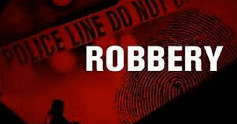 theft in Policeman house; loses gold