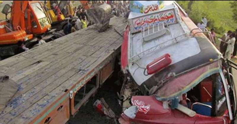 PAKISTHAN TRUCK ACCIDENT